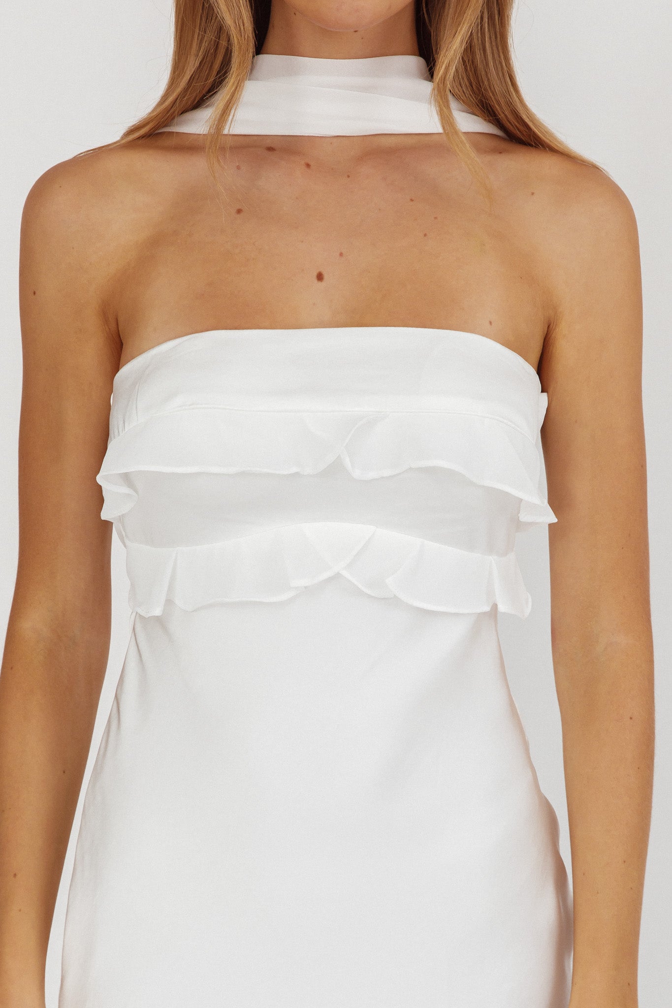Damsel Reverse Halter Frill Trim Maxi Dress White - XL Damsel Reverse Halter Frill Trim Maxi Dress White - XL