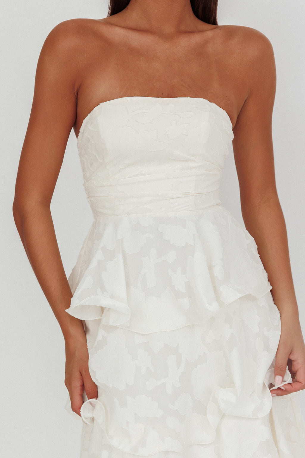 Giavana Strapless Layered Midi Dress Floral Embossed Cream - M Giavana Strapless Layered Midi Dress Floral Embossed Cream - M