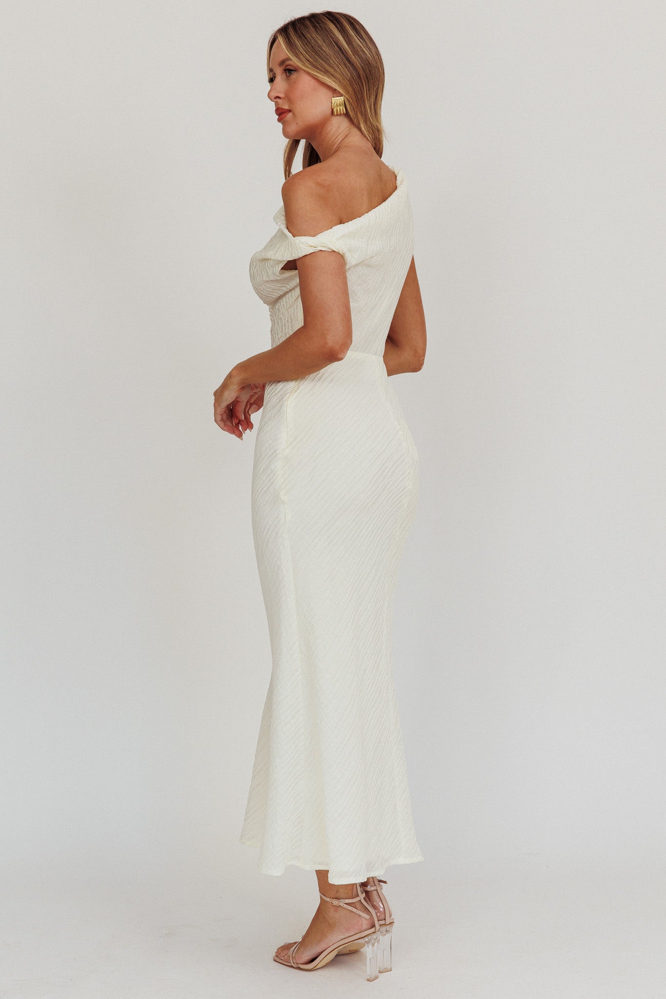 Play Date Off Shoulder Textured Midi Dress Cream Selfie Leslie