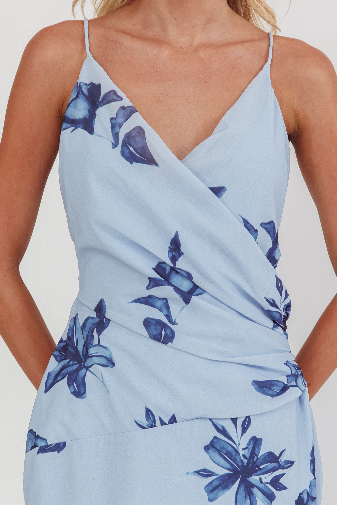 Lexxi Crossover Gathered Waist Maxi Dress Floral Blue | Selfie Leslie Lexxi Crossover Gathered Waist Maxi Dress Floral Blue | Selfie Leslie