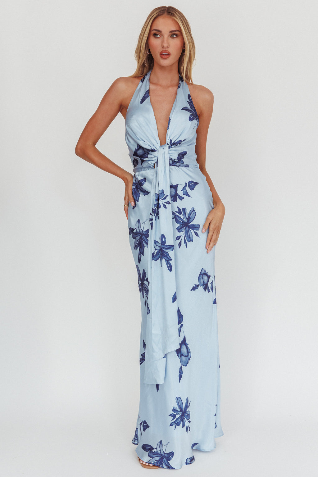 Make Believe Plunging Halterneck Maxi Dress Floral Navy S Make Believe Plunging Halterneck Maxi Dress Floral Navy S