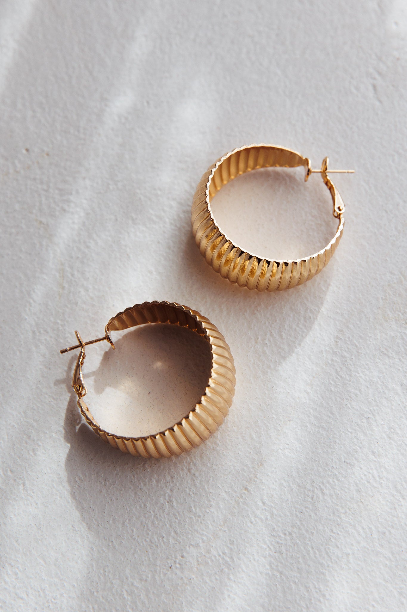 Laureen Ribbed Hoop Earrings Gold by Selfie Leslie