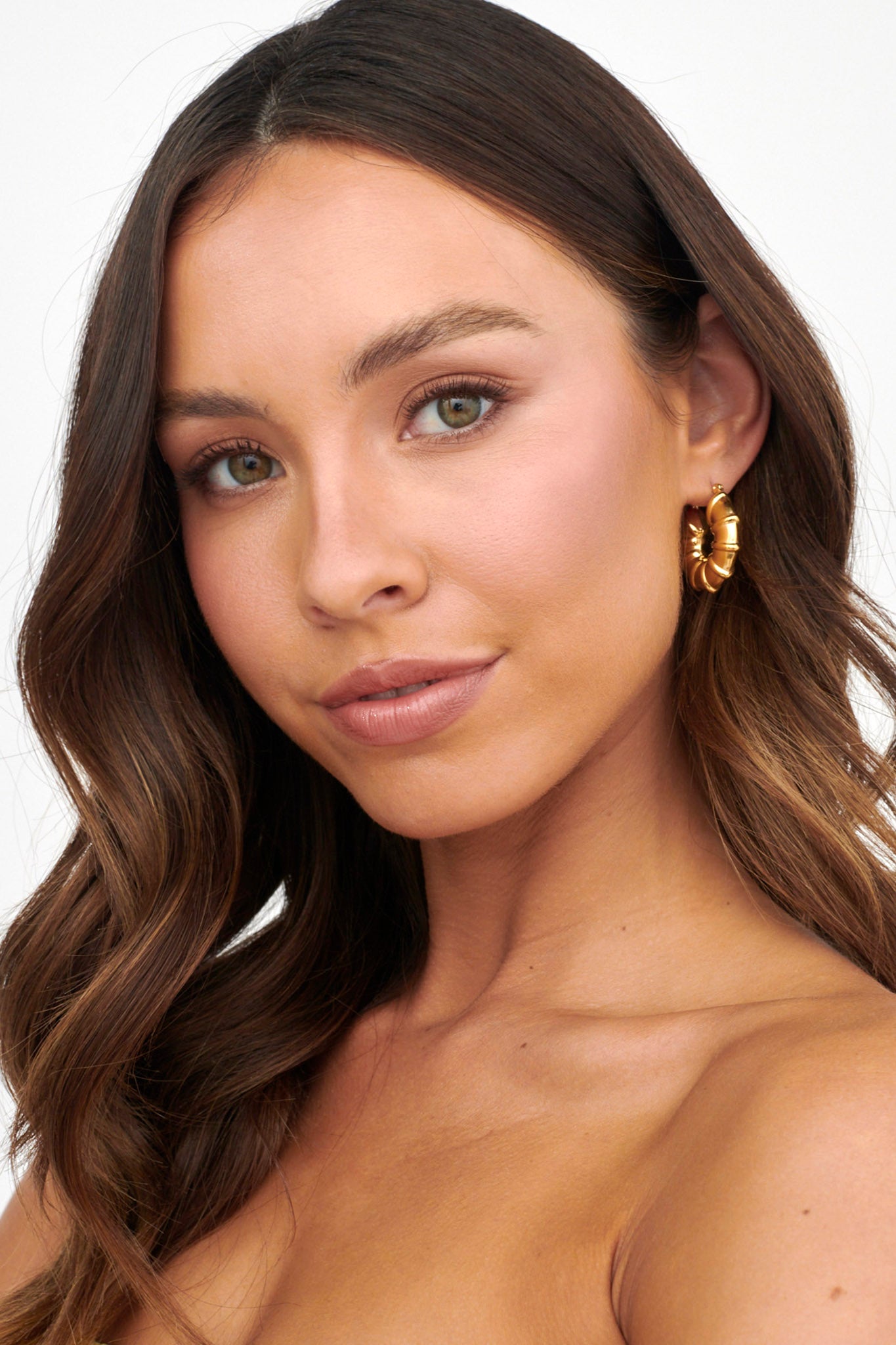 Hillary Ribbed Chunky Hoop Earrings Gold by Selfie Leslie
