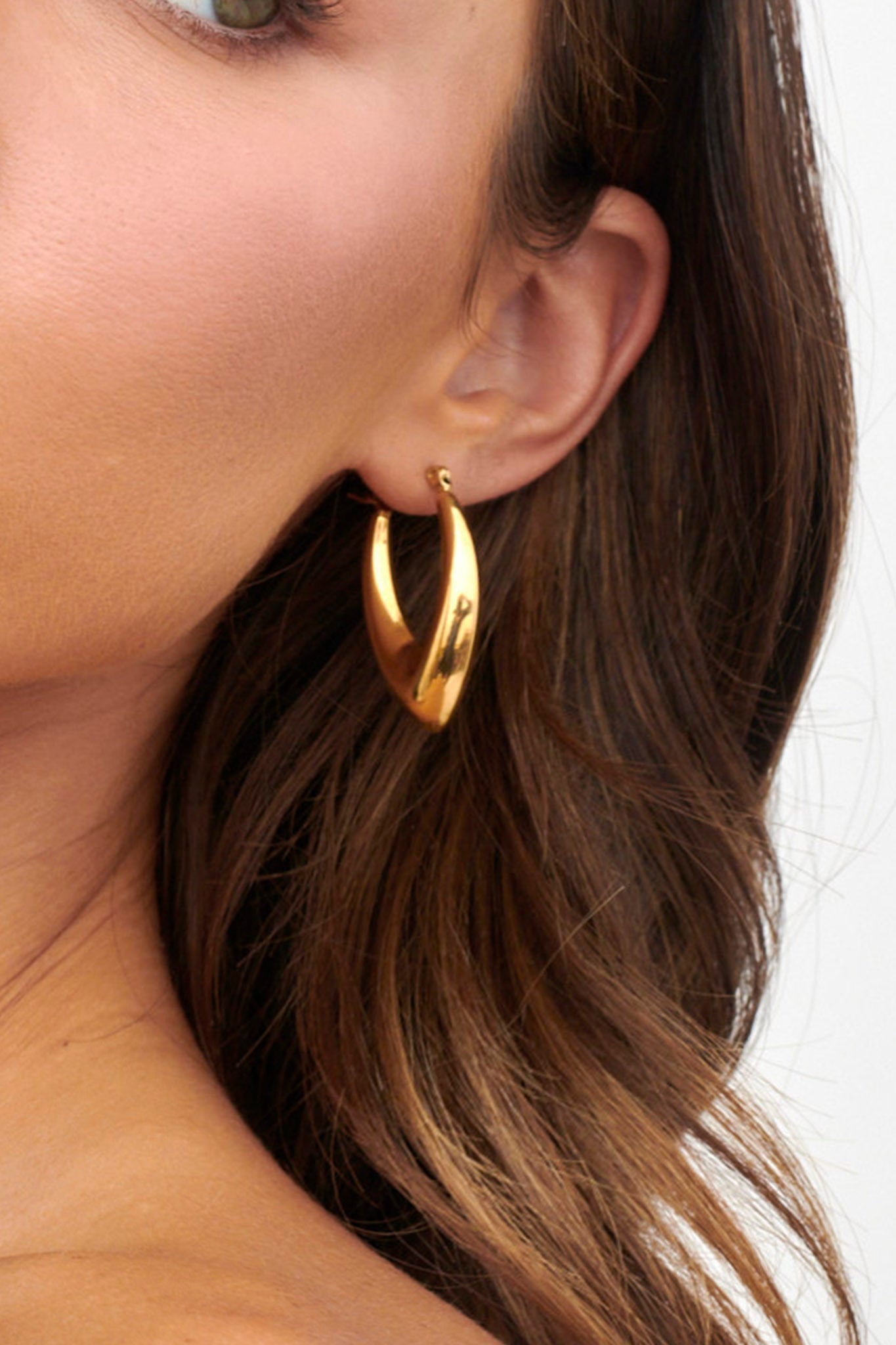 Sun Drop Oval Huggie Earrings Gold by Selfie Leslie