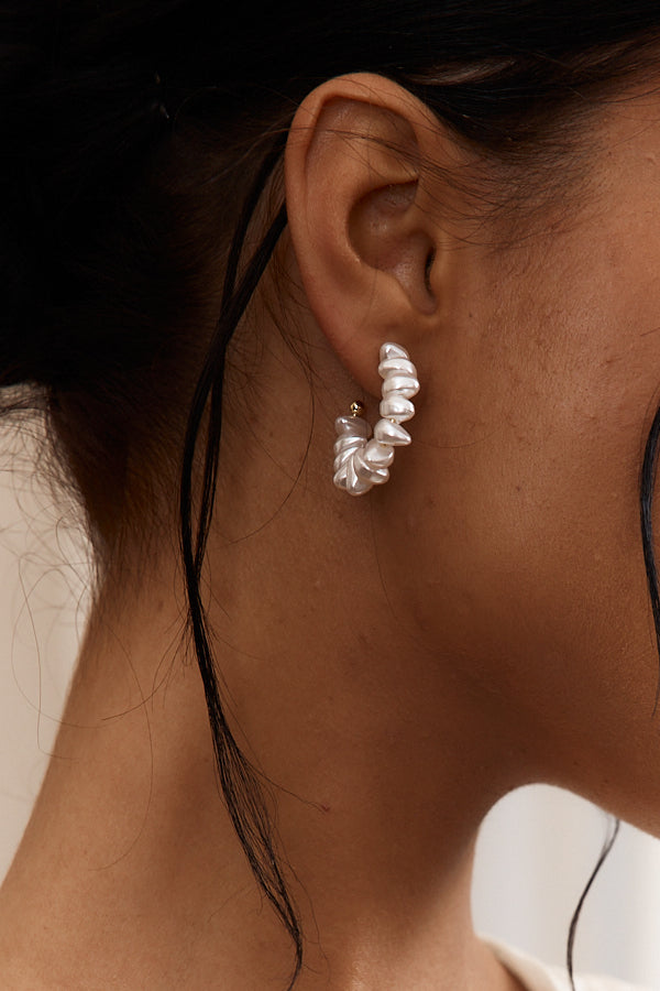 Ohana Baroque Pearl Hoop Earrings Gold by Selfie Leslie