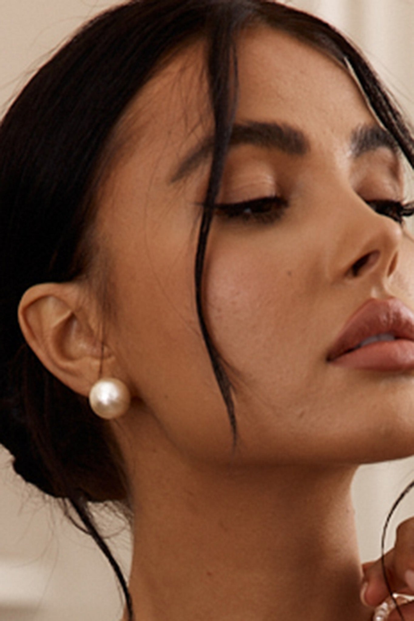 Ari Large Pearl Stud Earrings Gold by Selfie Leslie