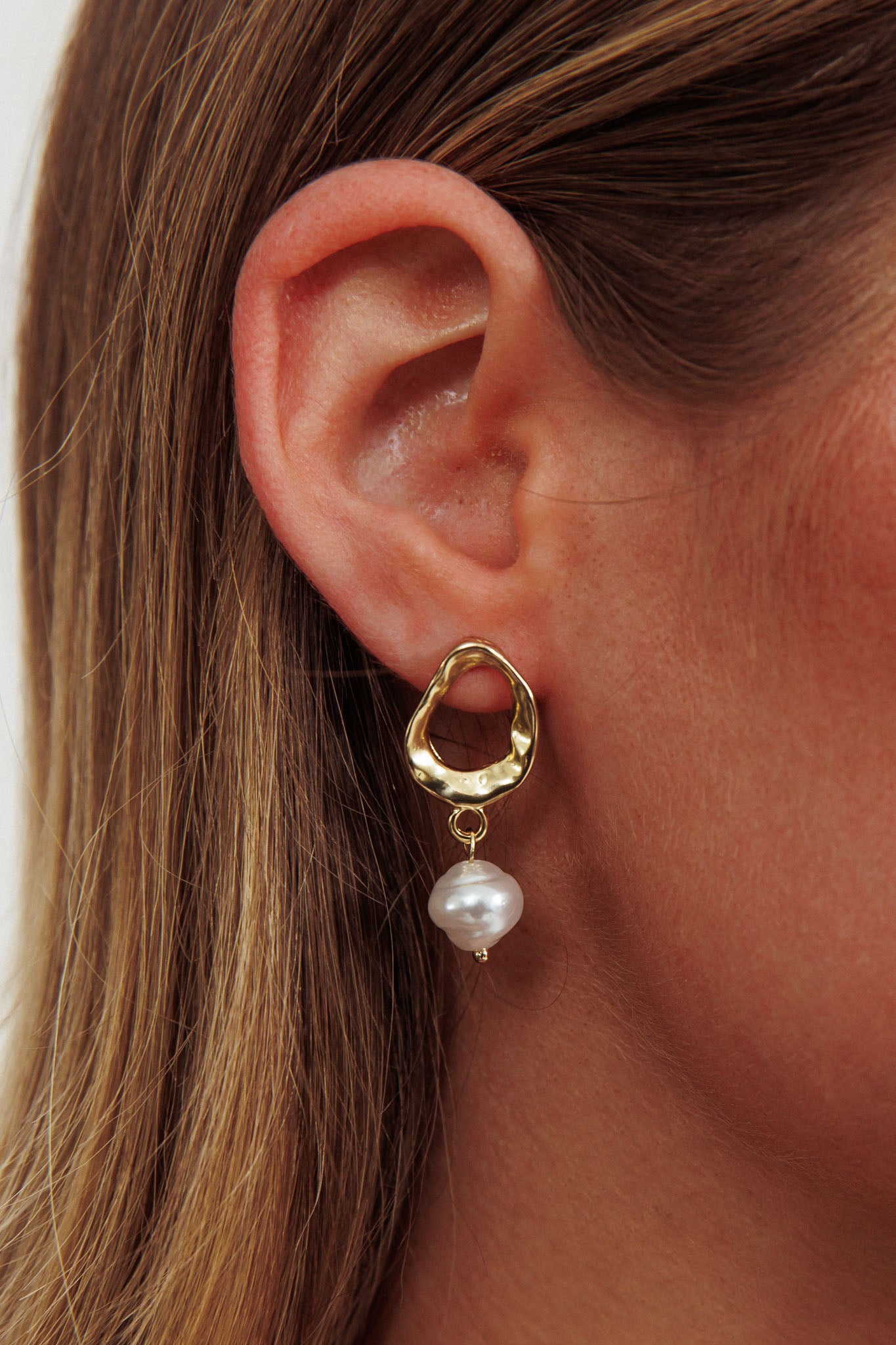 Honey Drop Pearl Earrings Gold by Selfie Leslie