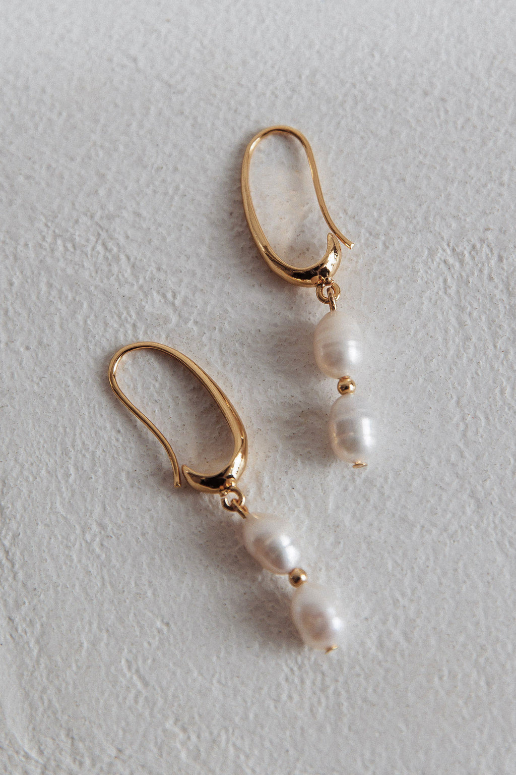 Joslly Drop Pearl Earrings Gold by Selfie Leslie