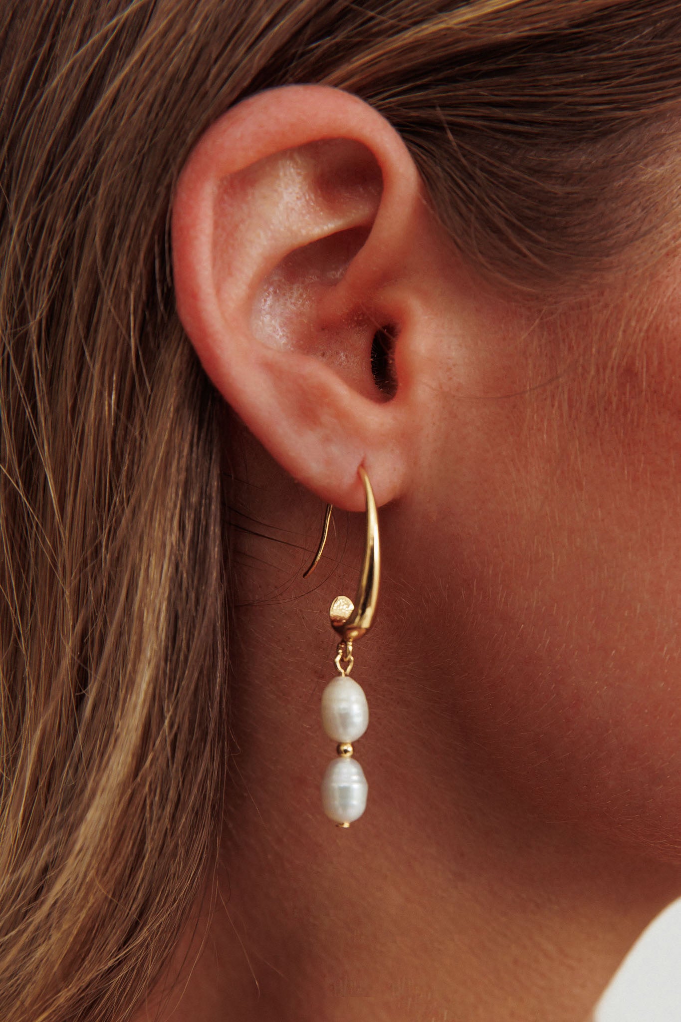 Joslly Drop Pearl Earrings Gold by Selfie Leslie