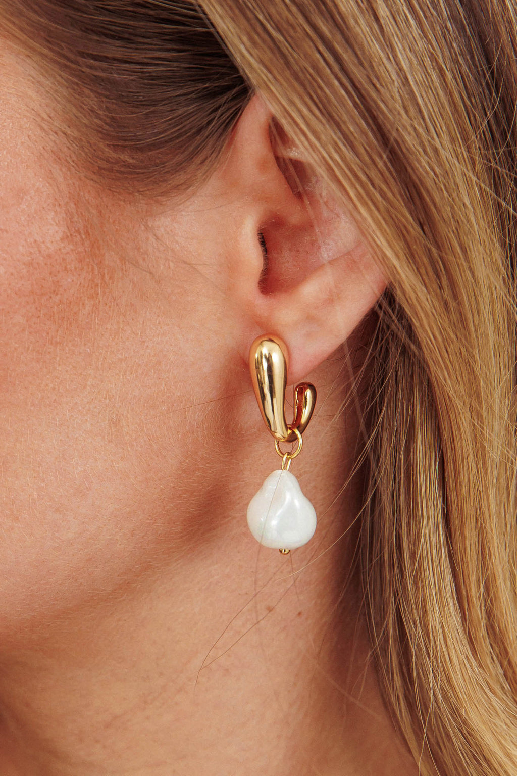 Celene Drop Pearl Earrings Gold by Selfie Leslie