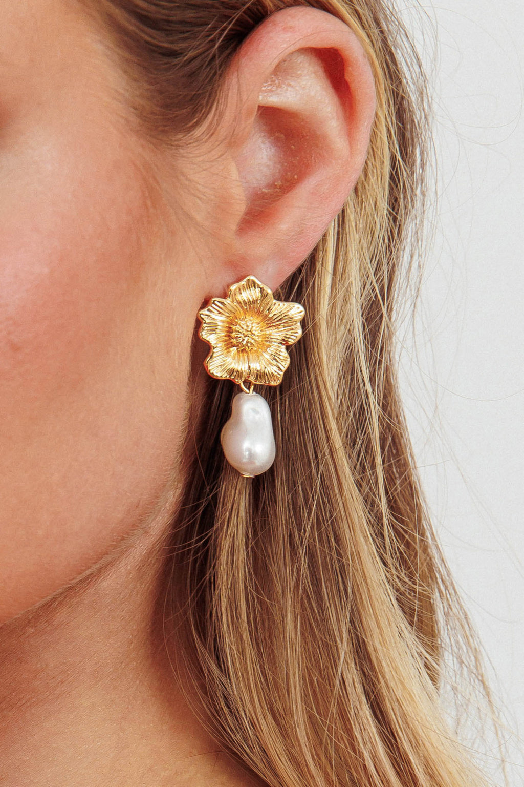 Camryn Drop Pearl Earrings Gold by Selfie Leslie
