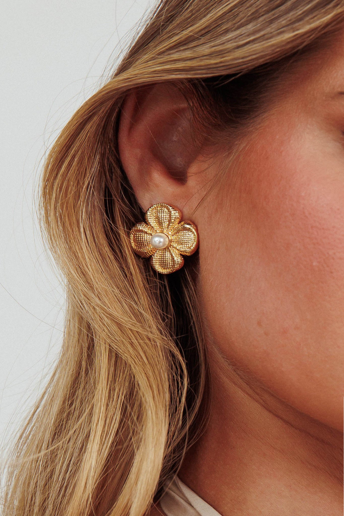 Flower Power Pearl Earrings Gold by Selfie Leslie
