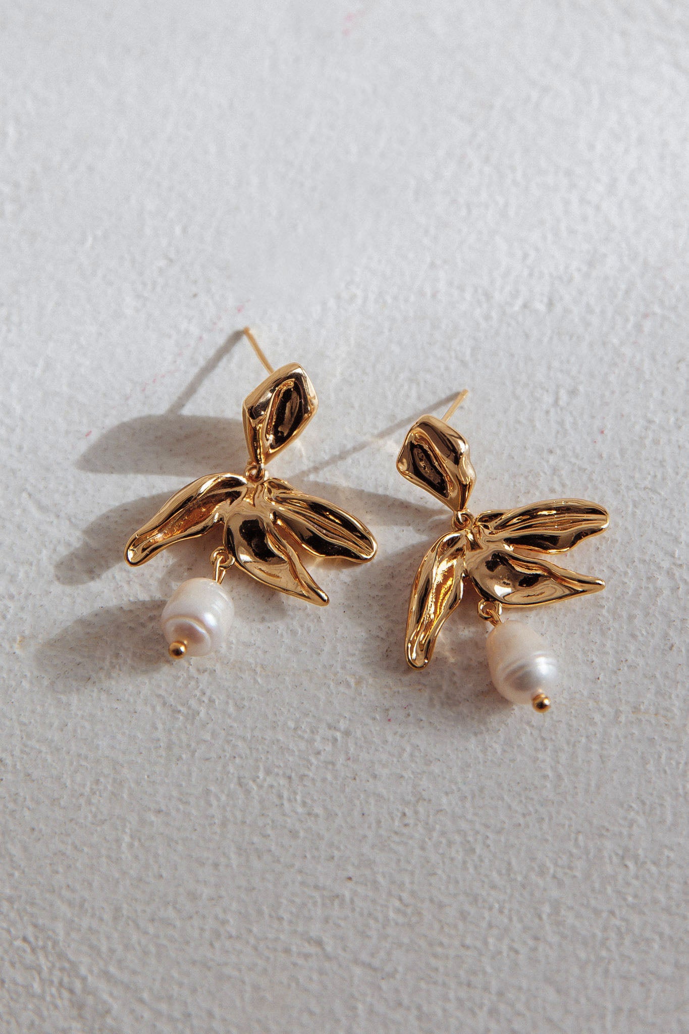 Lucie Drop Flower And Pearl Earrings Gold by Selfie Leslie