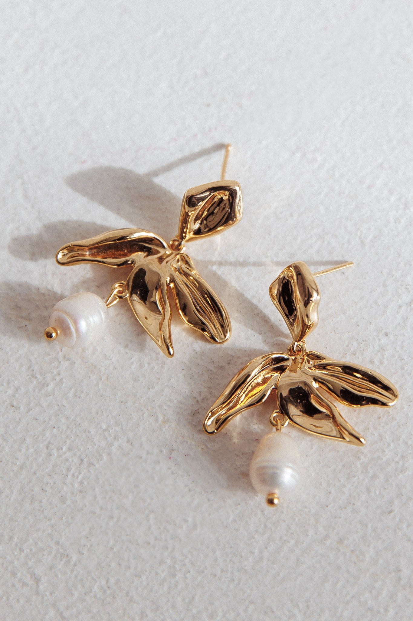 Lucie Drop Flower And Pearl Earrings Gold by Selfie Leslie
