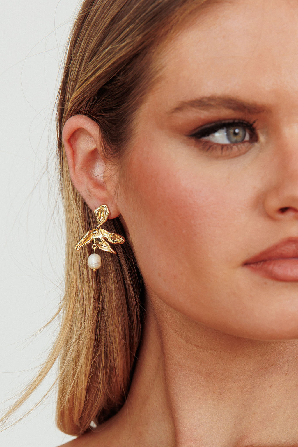 Lucie Drop Flower And Pearl Earrings Gold by Selfie Leslie