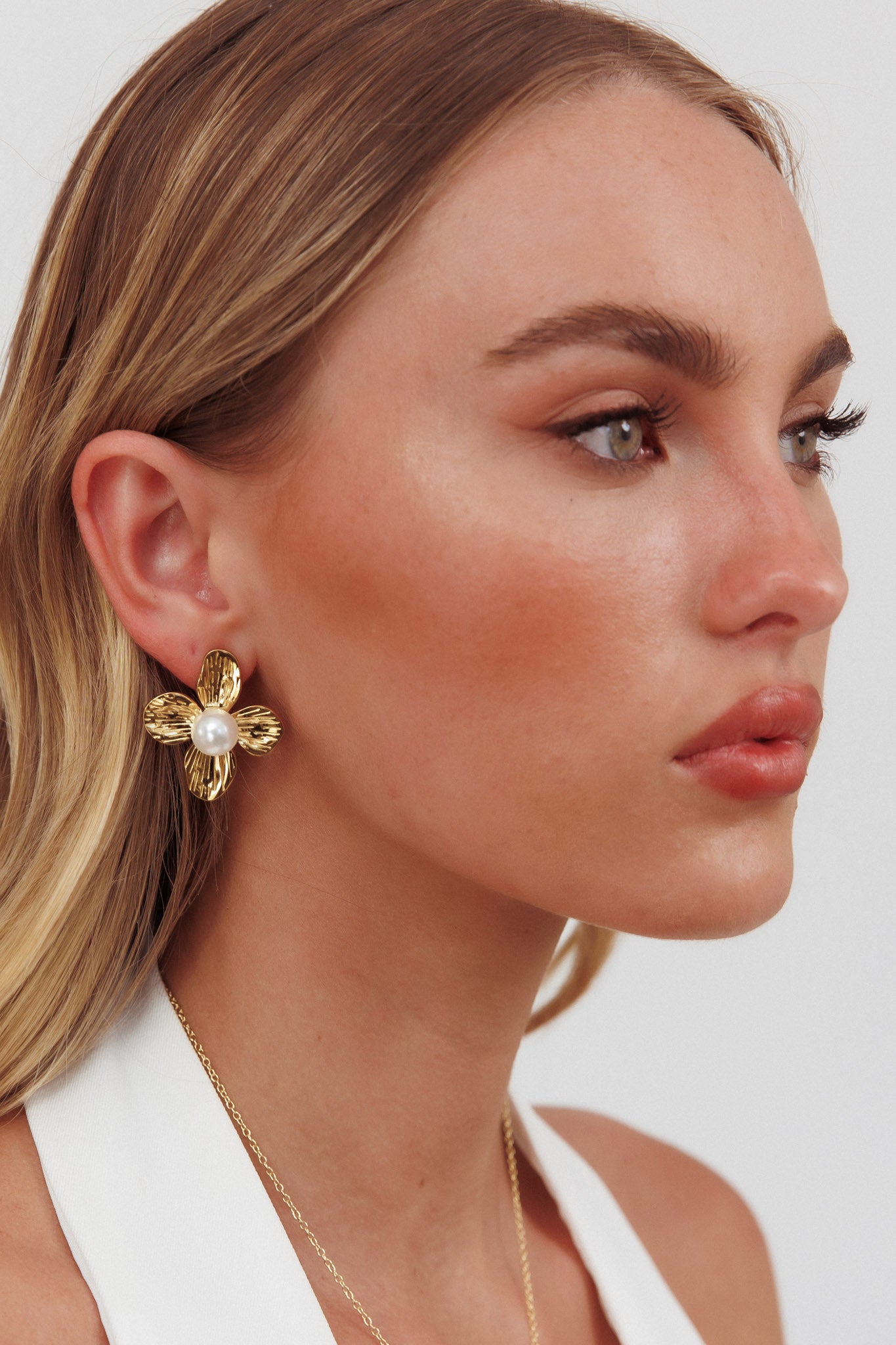 Avery Flower Pearl Earrings Gold by Selfie Leslie