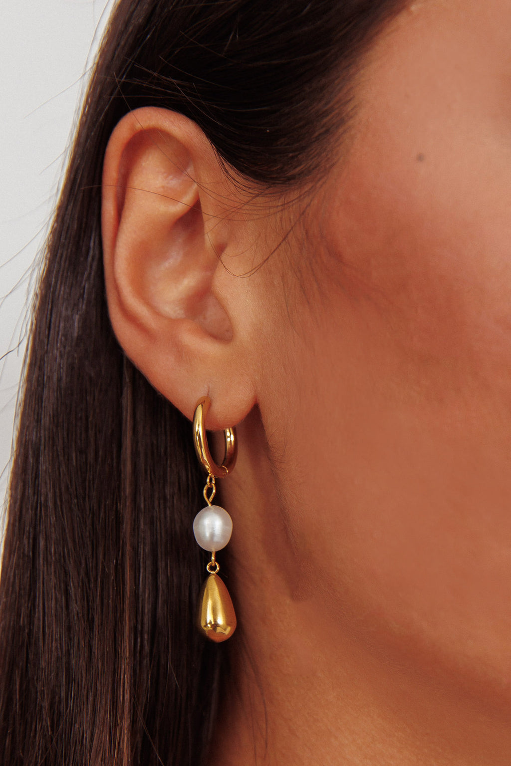 Elodie Teardrop Pearl Earrings Gold by Selfie Leslie