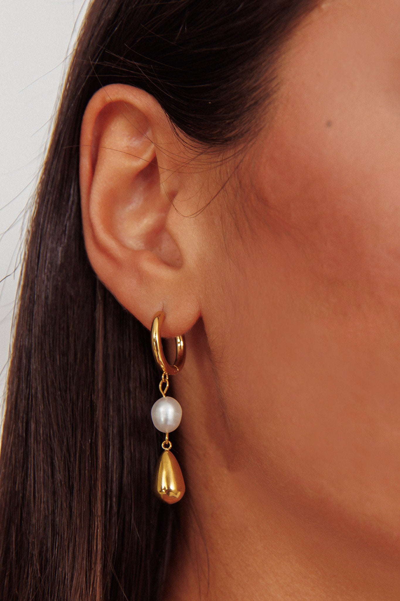 Elodie Teardrop Pearl Earrings Gold by Selfie Leslie
