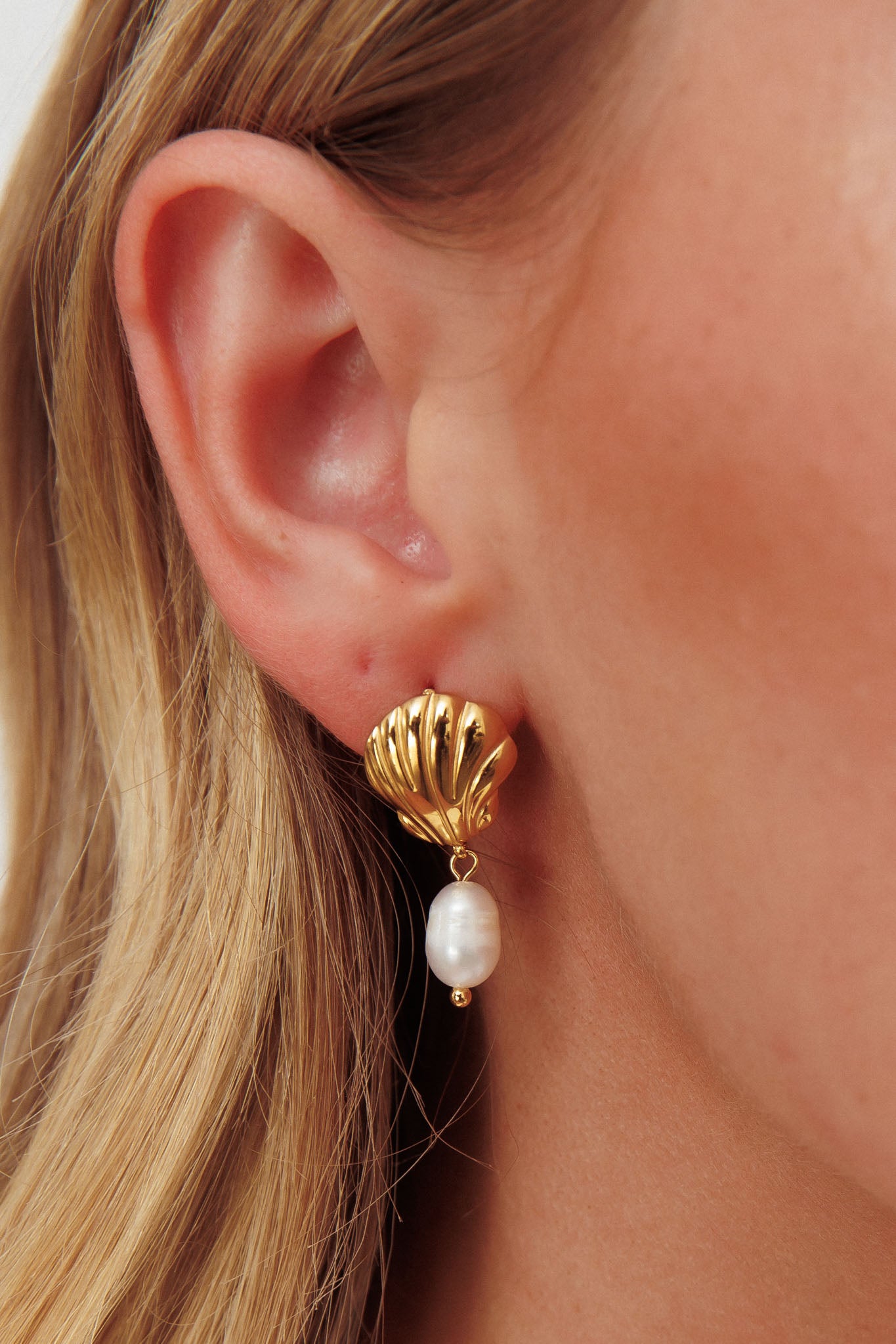 Coralee Shell And Pearl Drop Earrings Gold by Selfie Leslie