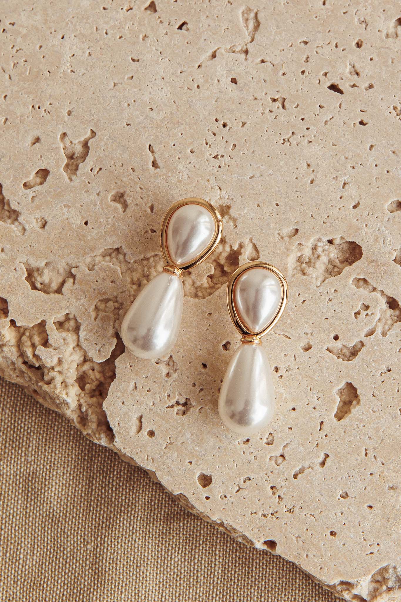 Elizabeth Droplet Earrings Gold Pearl by Selfie Leslie