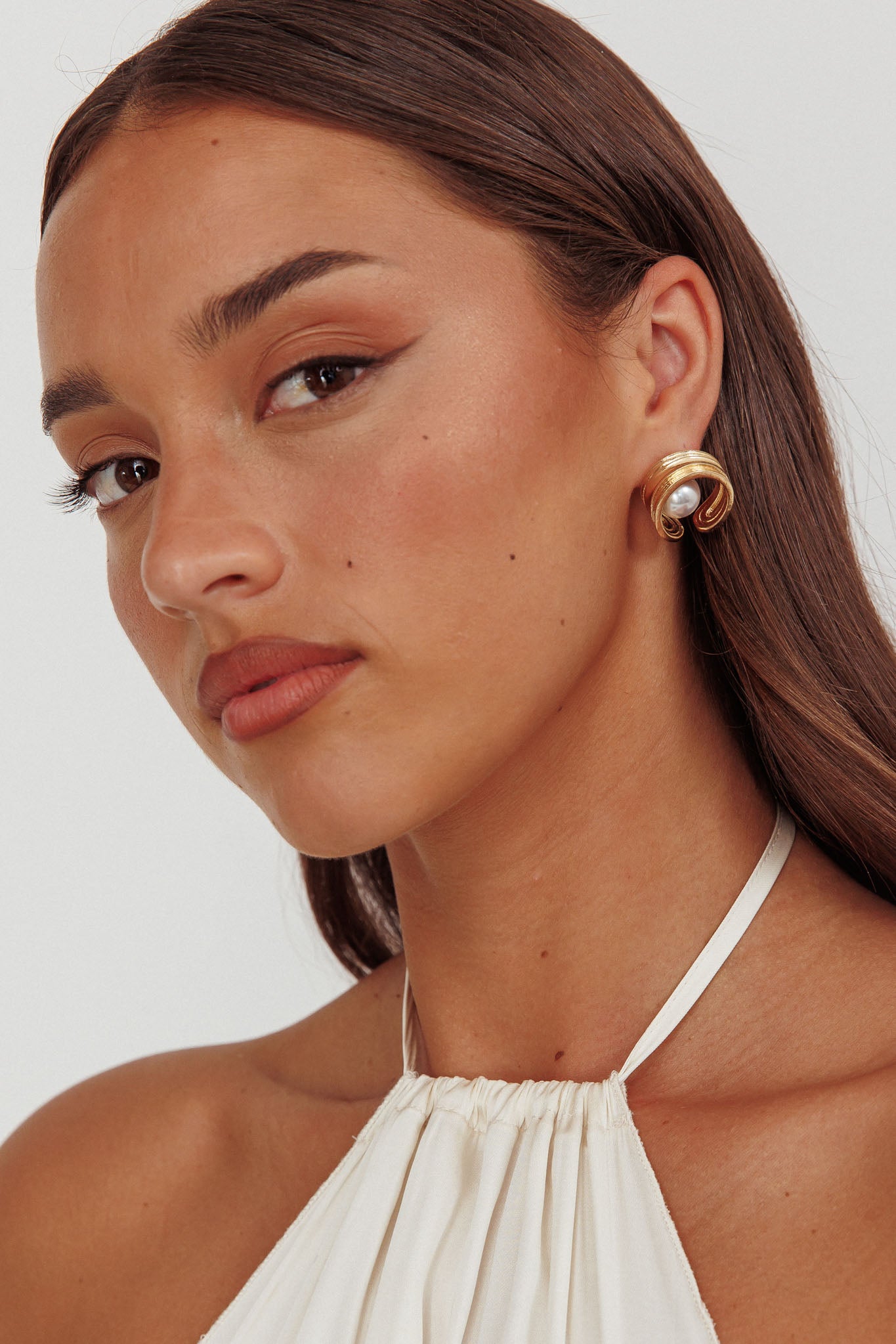 Simha Geometric Circle Earrings Gold Pearl by Selfie Leslie