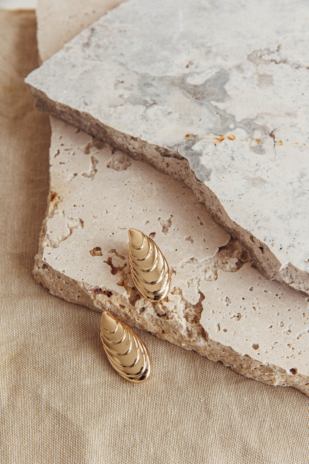 Pippy Shell Earrings Gold by Selfie Leslie