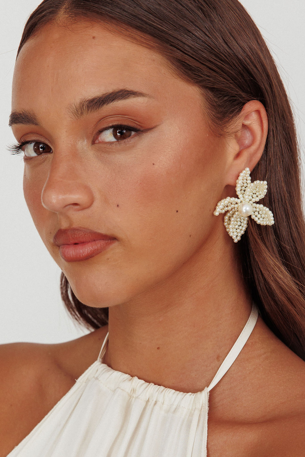 Kaley Flower Earrings Pearl by Selfie Leslie