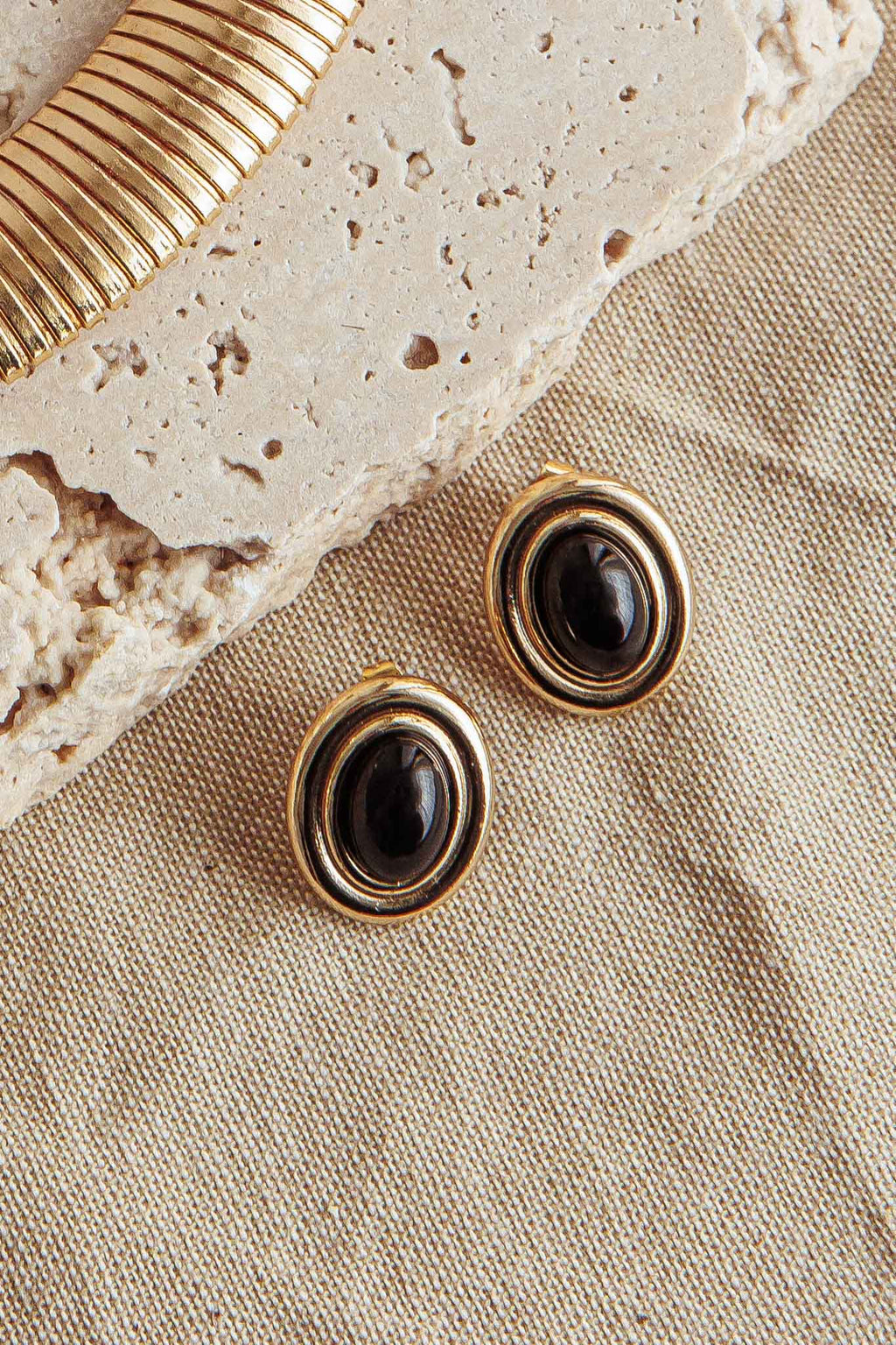 Anjelica Oval Earrings Gold Black by Selfie Leslie