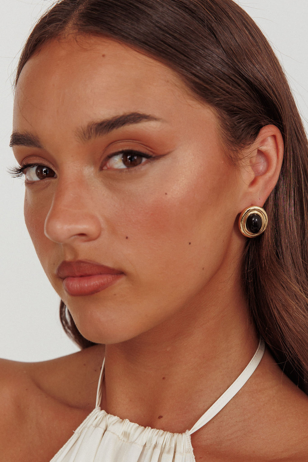 Anjelica Oval Earrings Gold Black by Selfie Leslie