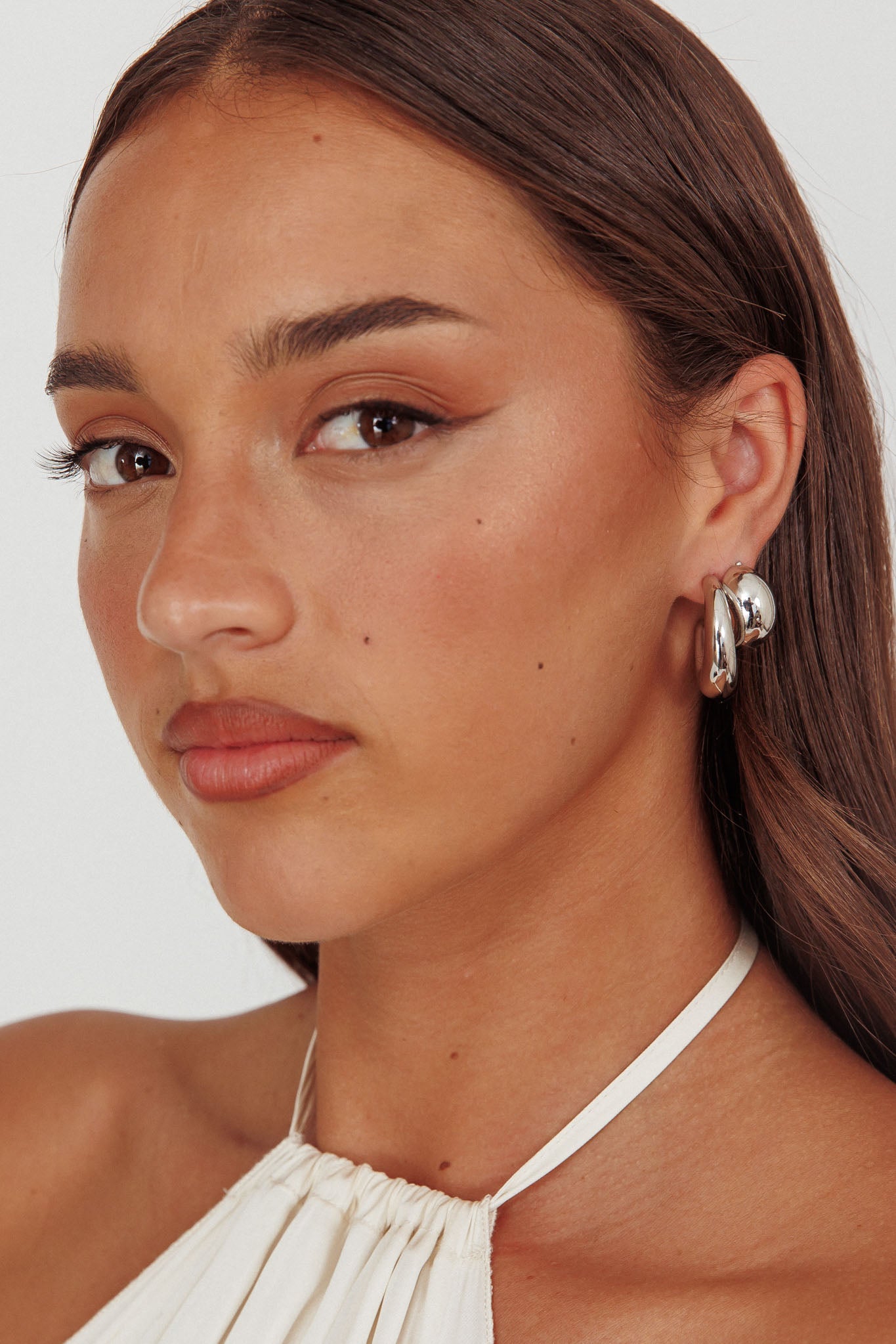 Anjelica Oval Earrings Dark Silver by Selfie Leslie