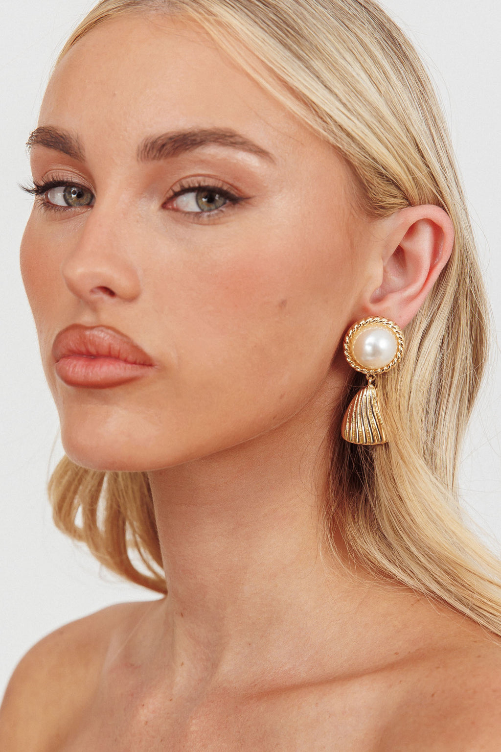 Valentina Tassel Pearl Earrings Gold/Pearl by Selfie Leslie