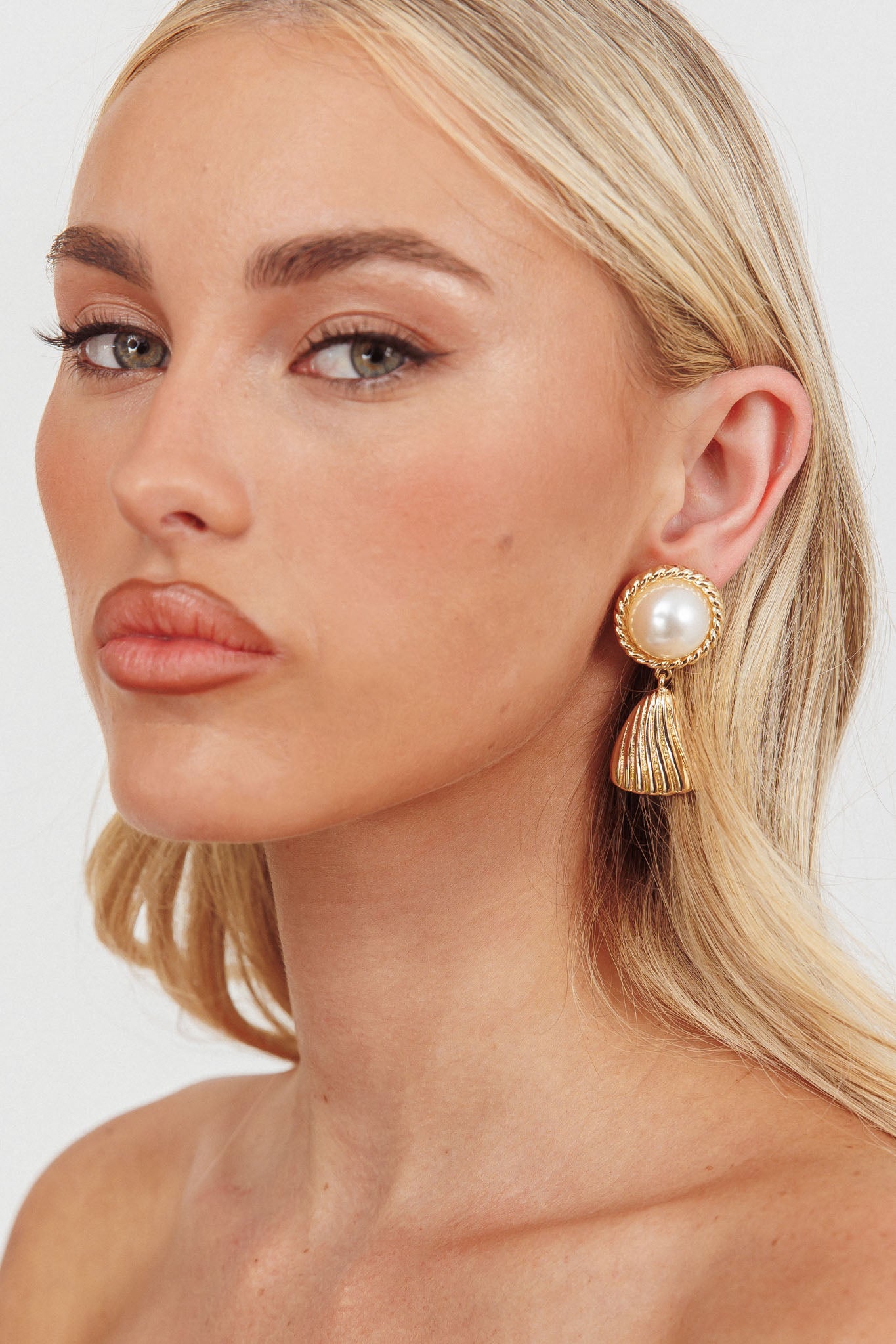 Valentina Tassel Pearl Earrings Gold/Pearl by Selfie Leslie
