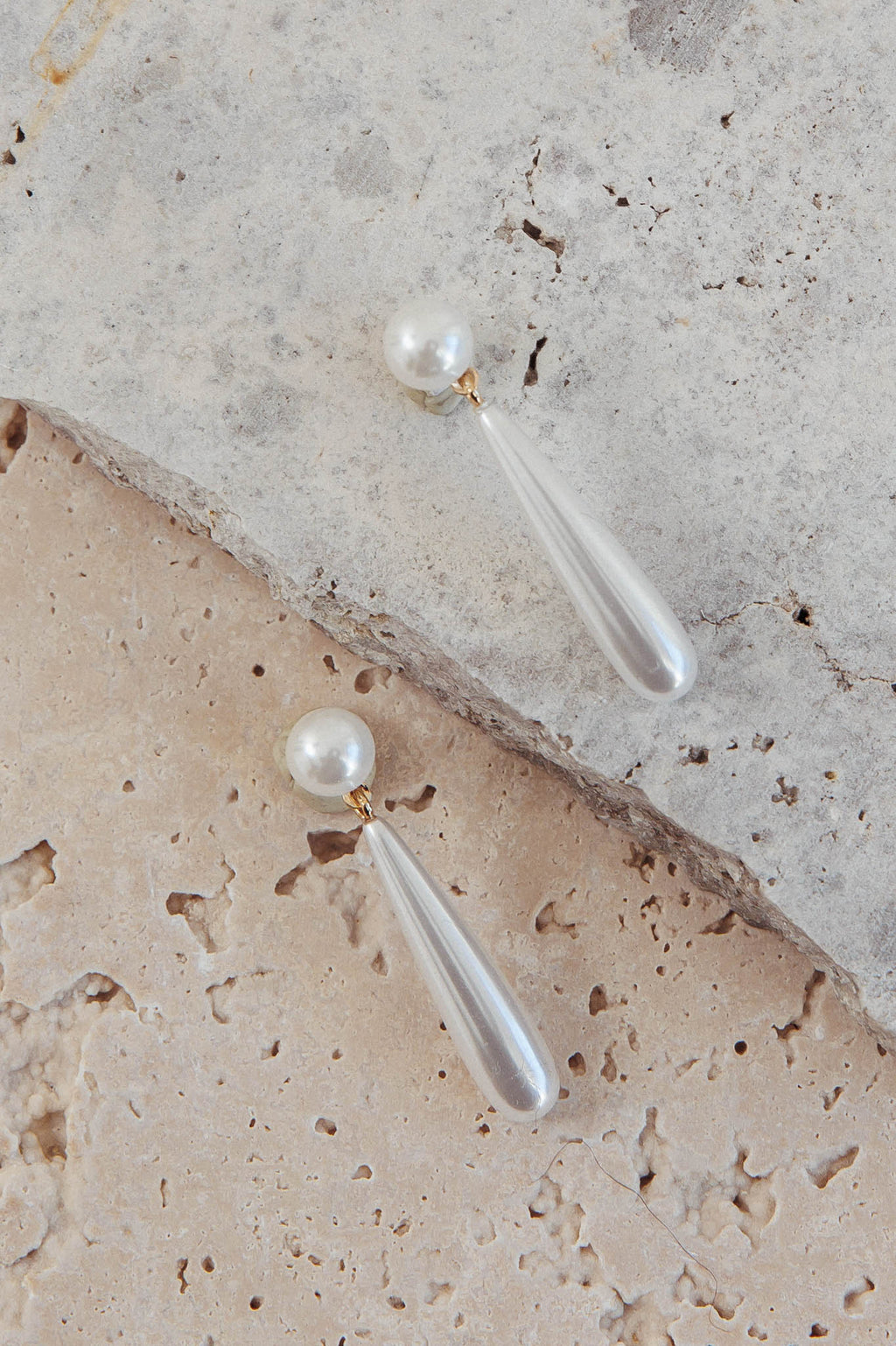 Anndrea Teardrop Earrings Pearl by Selfie Leslie