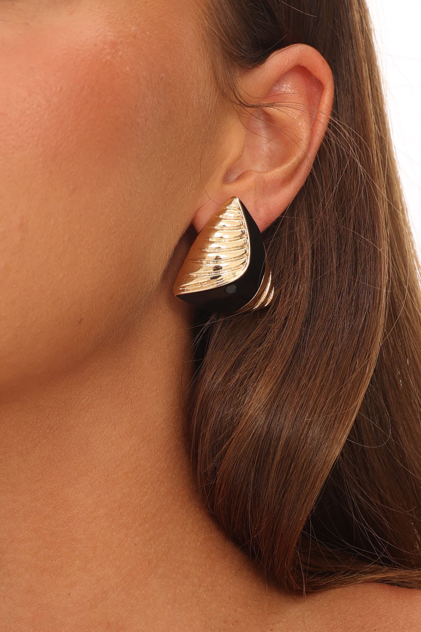 Beverly Triangle Earrings Gold/Black by Selfie Leslie