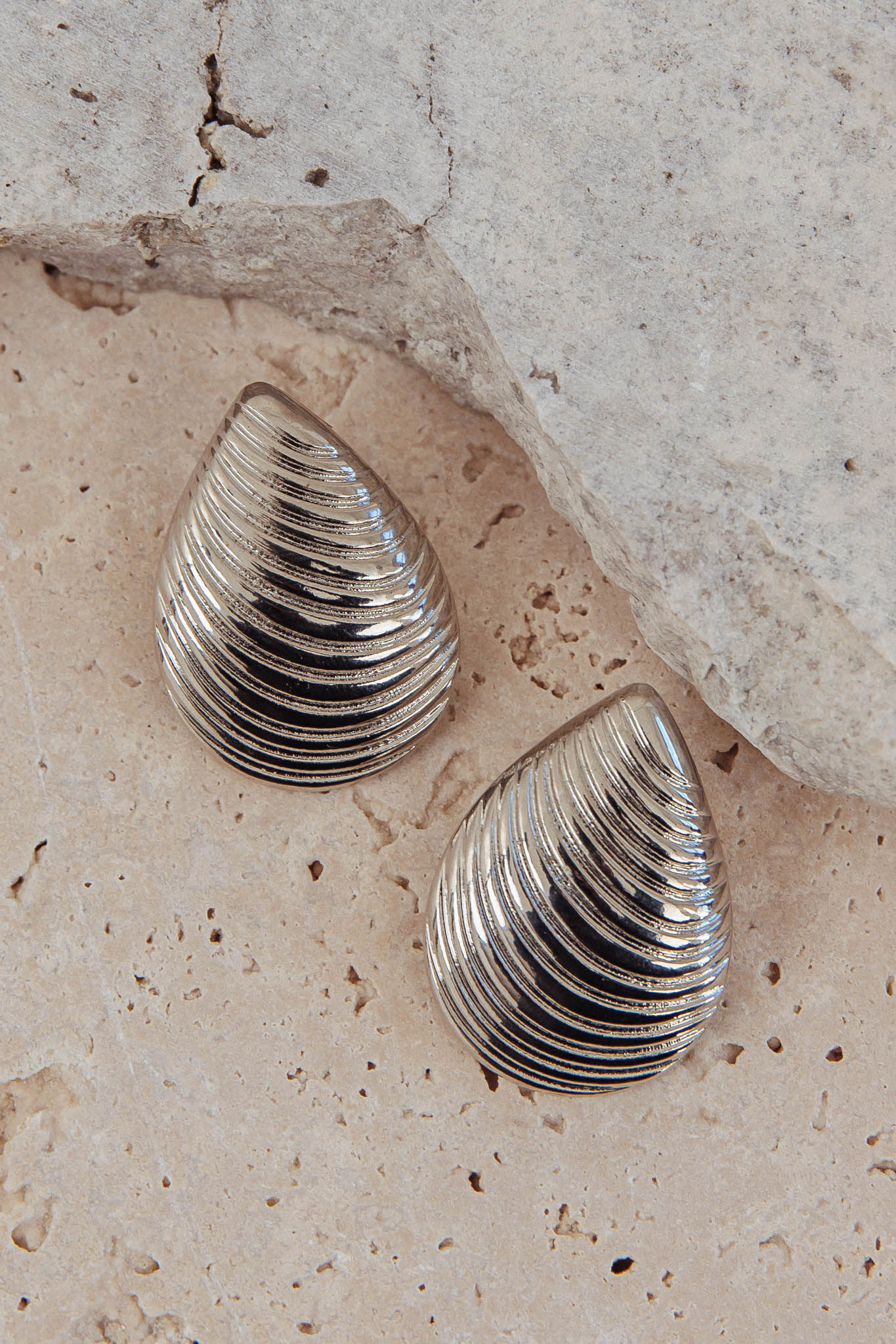Jacinta Shell Earrings Dark Silver by Selfie Leslie