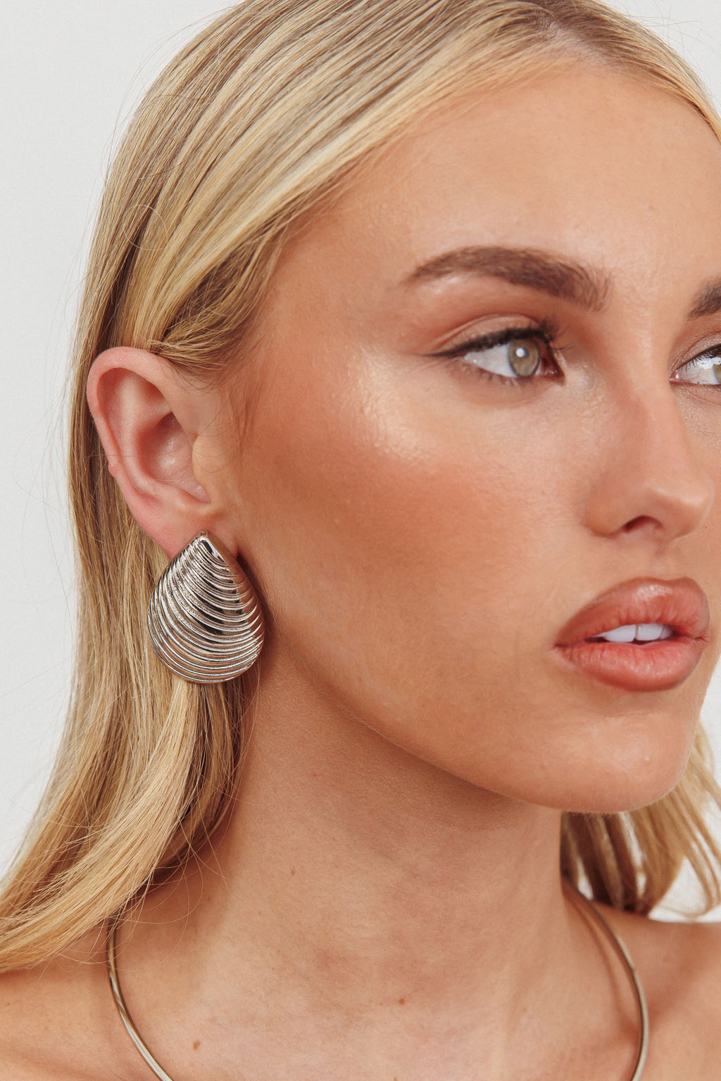 Jacinta Shell Earrings Dark Silver by Selfie Leslie