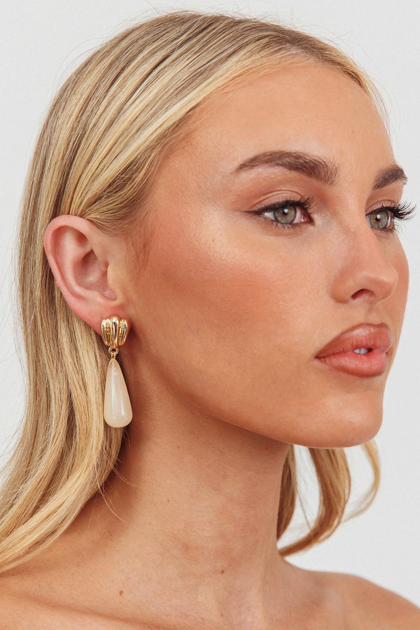 Salem Droplet Earrings Gold/Ivory Tort by Selfie Leslie