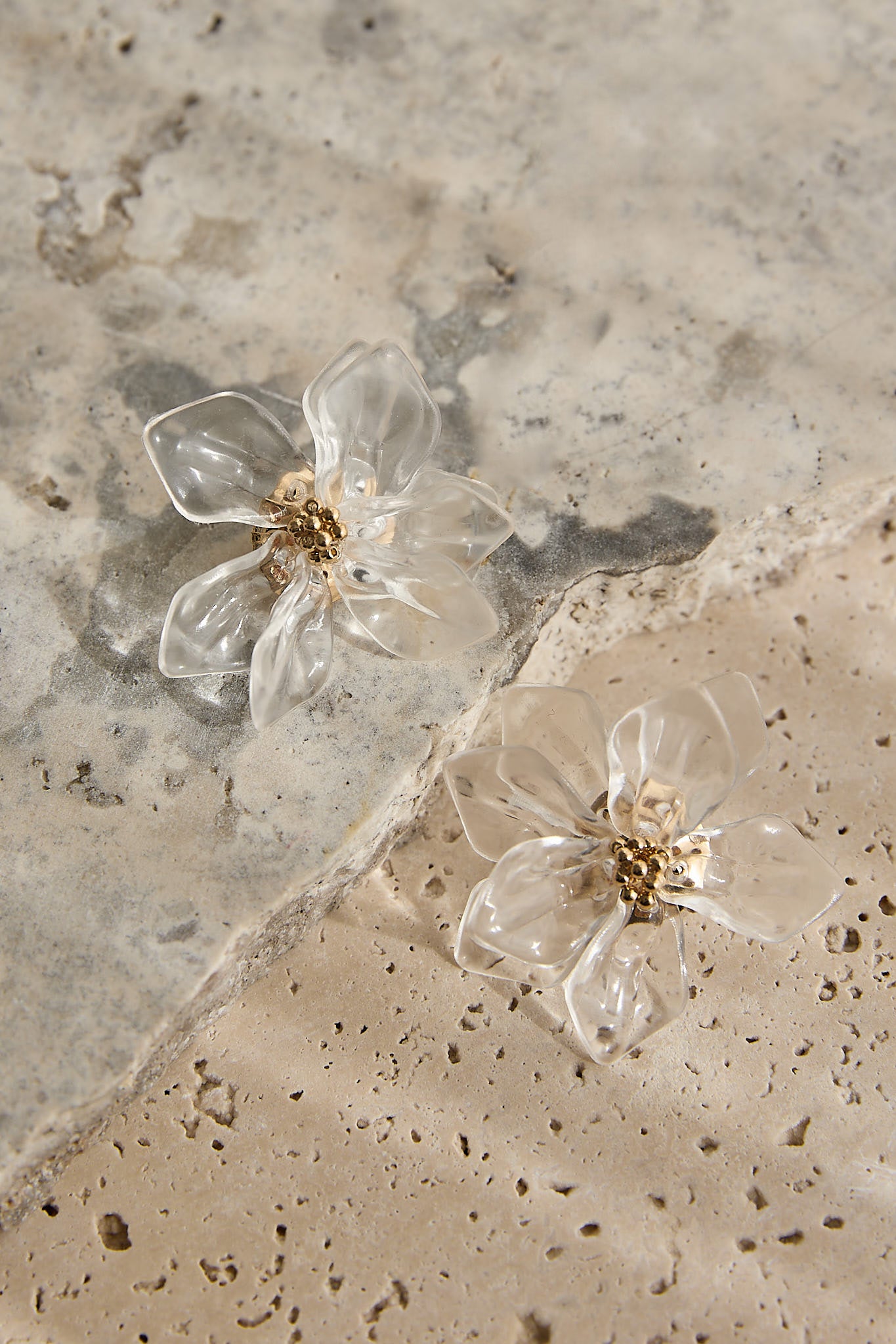 Monika Acrylic Flower Earrings Clear | Selfie Leslie
