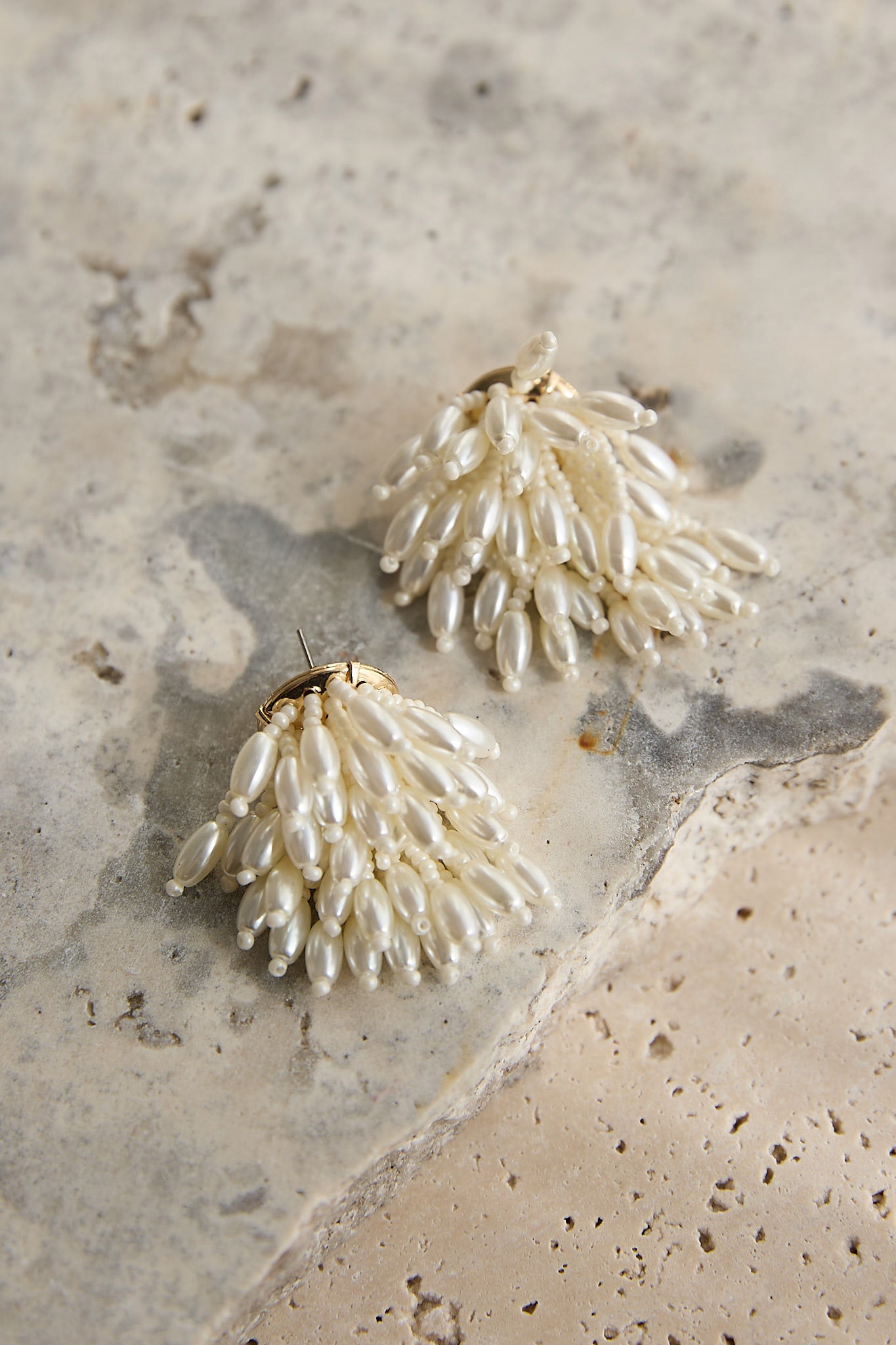 Rayn Cluster Earrings Pearl by Selfie Leslie