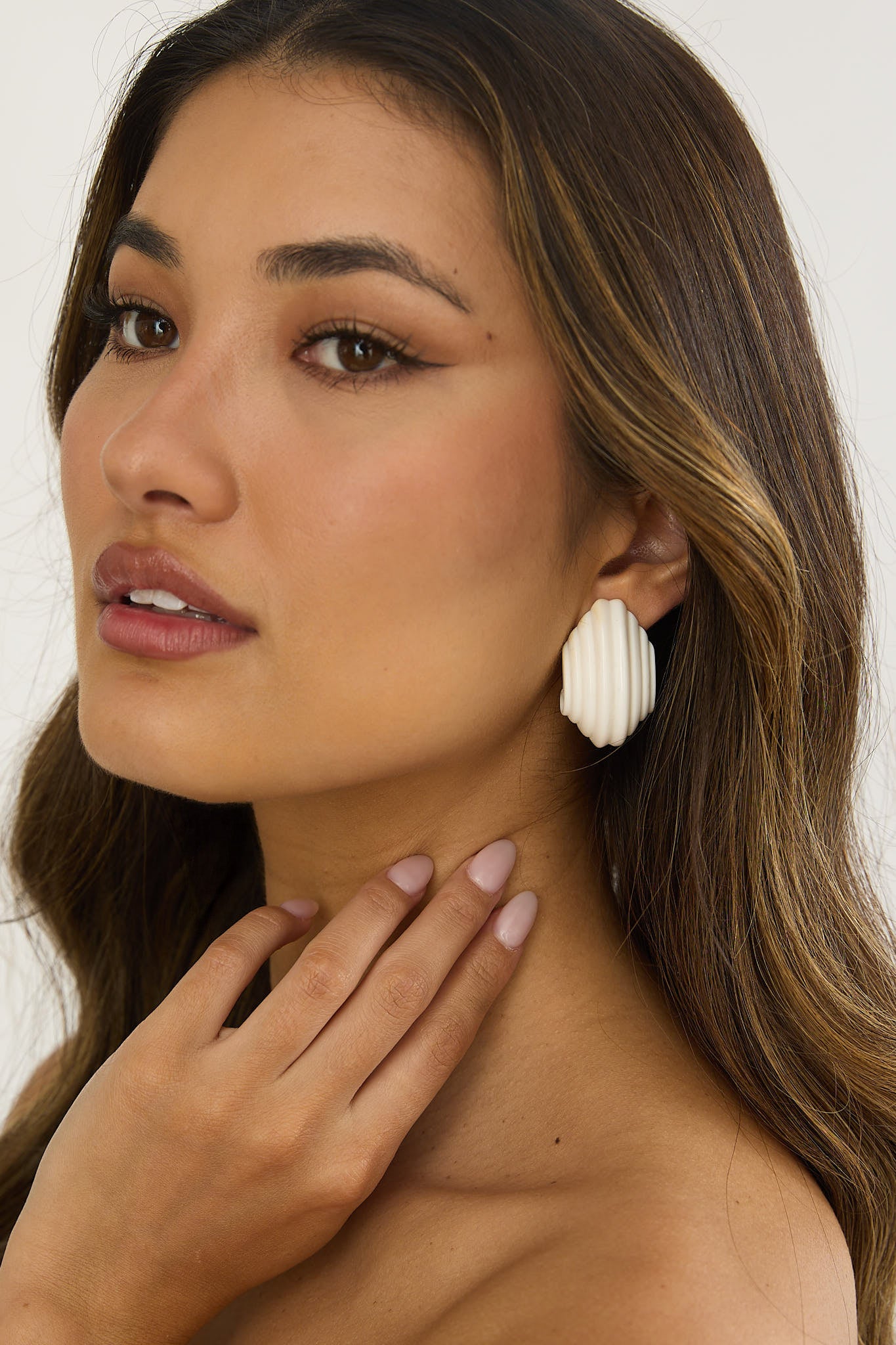 Wynter Ridged Geometric Earrings Ivory by Selfie Leslie