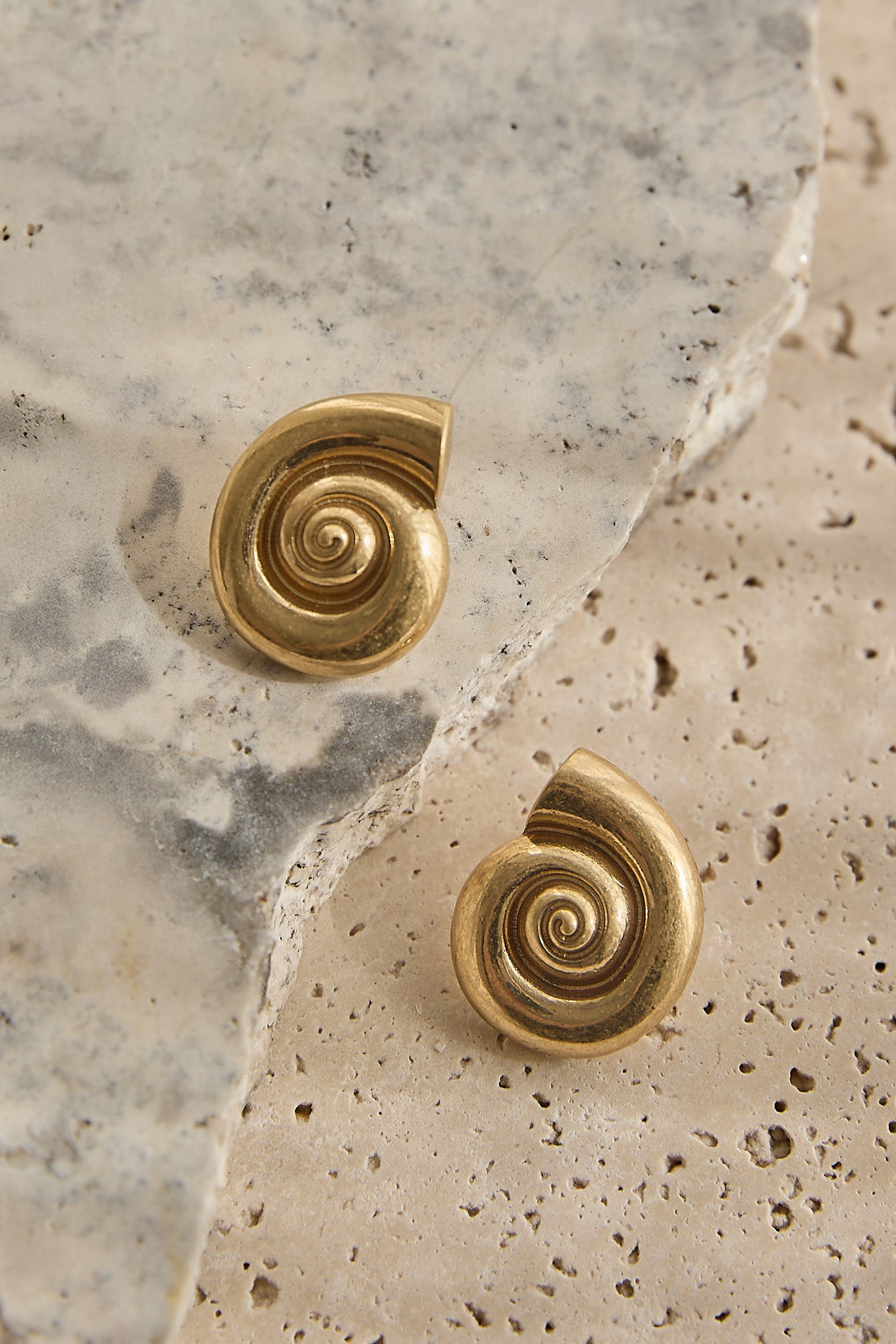 Noxelle Spiral Shell Earrings Gold by Selfie Leslie