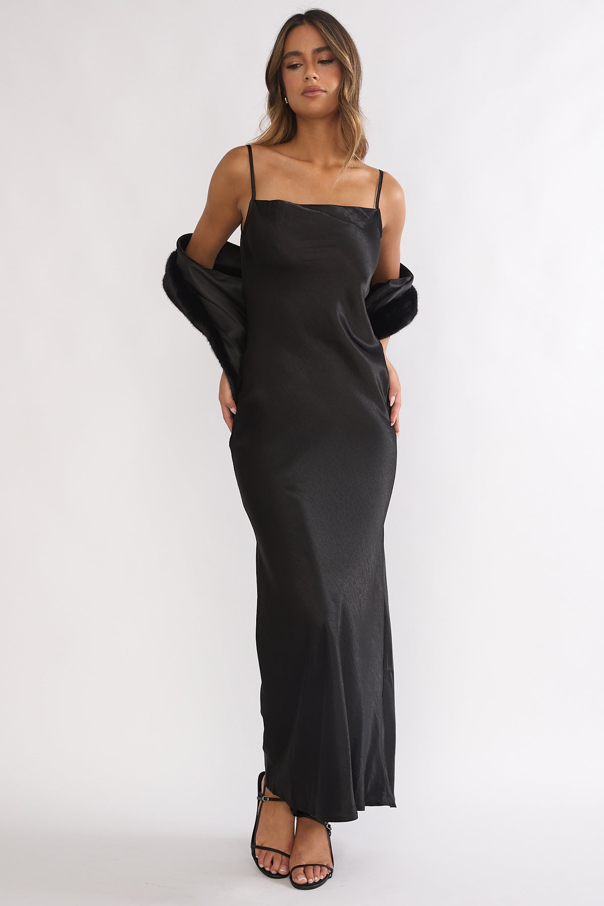 black scarf maxi dress Hadley Cami %20The%20product%20images%20(without%20model)%20are%20closest%20to%20the%20true%20color%20of%20the%20item Colour:GREEN RS-week0223_20230108 A-line V-neck Satin Long