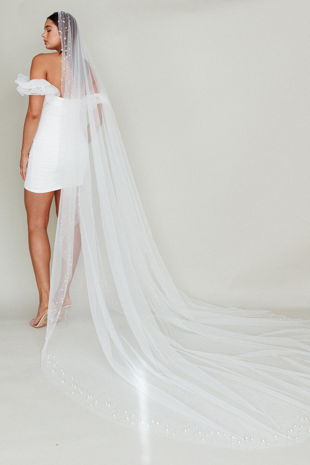 Violette Pearl Accent Veil White by Selfie Leslie