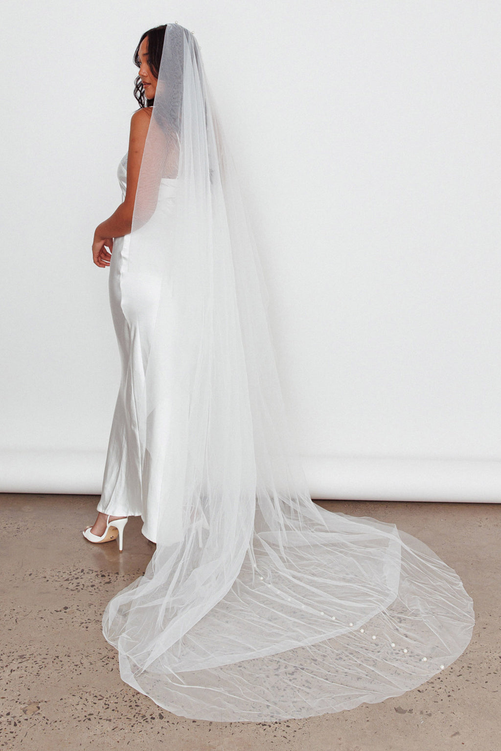 Magic Moment Pearl Accent Veil White by Selfie Leslie