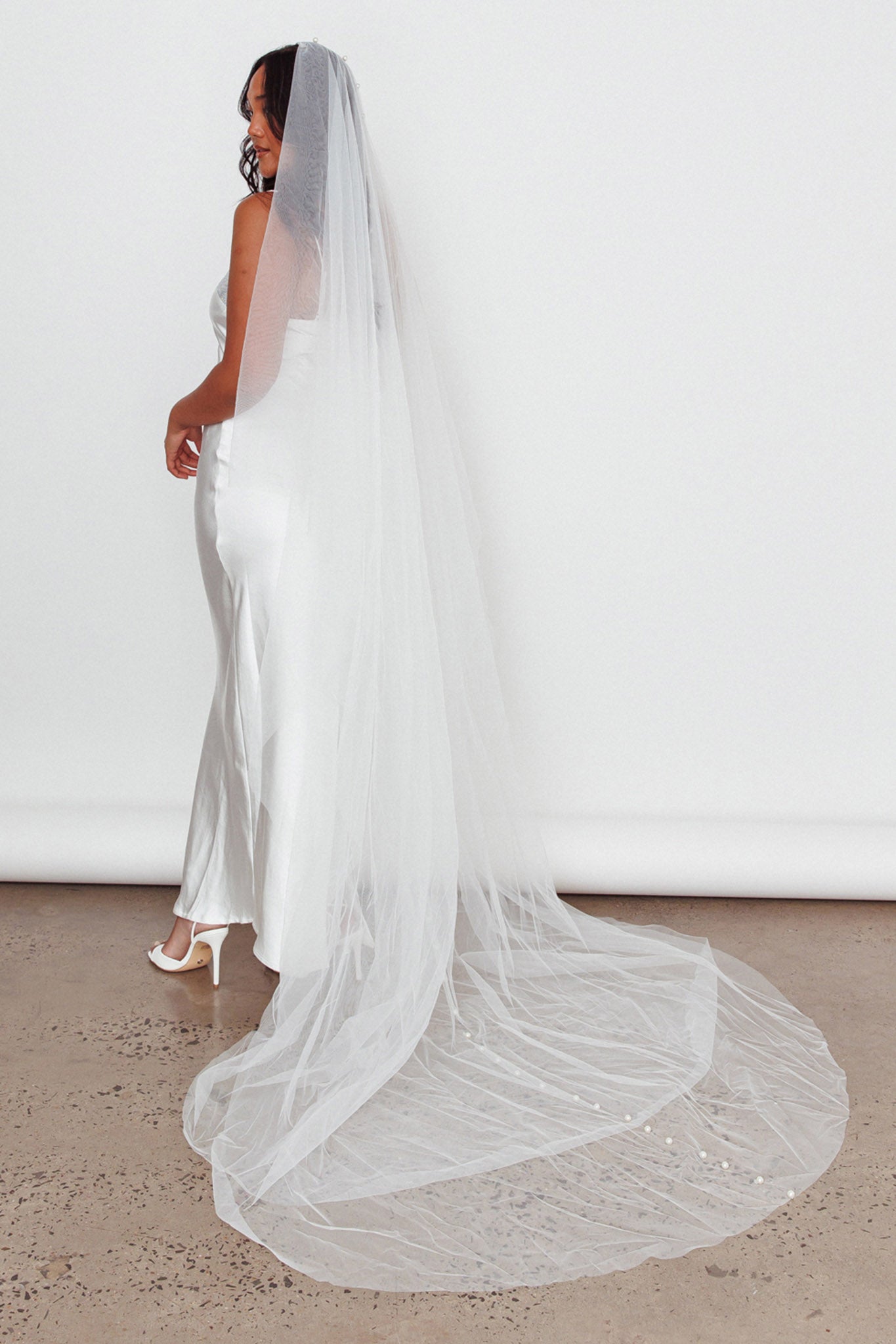 Magic Moment Pearl Accent Veil White by Selfie Leslie