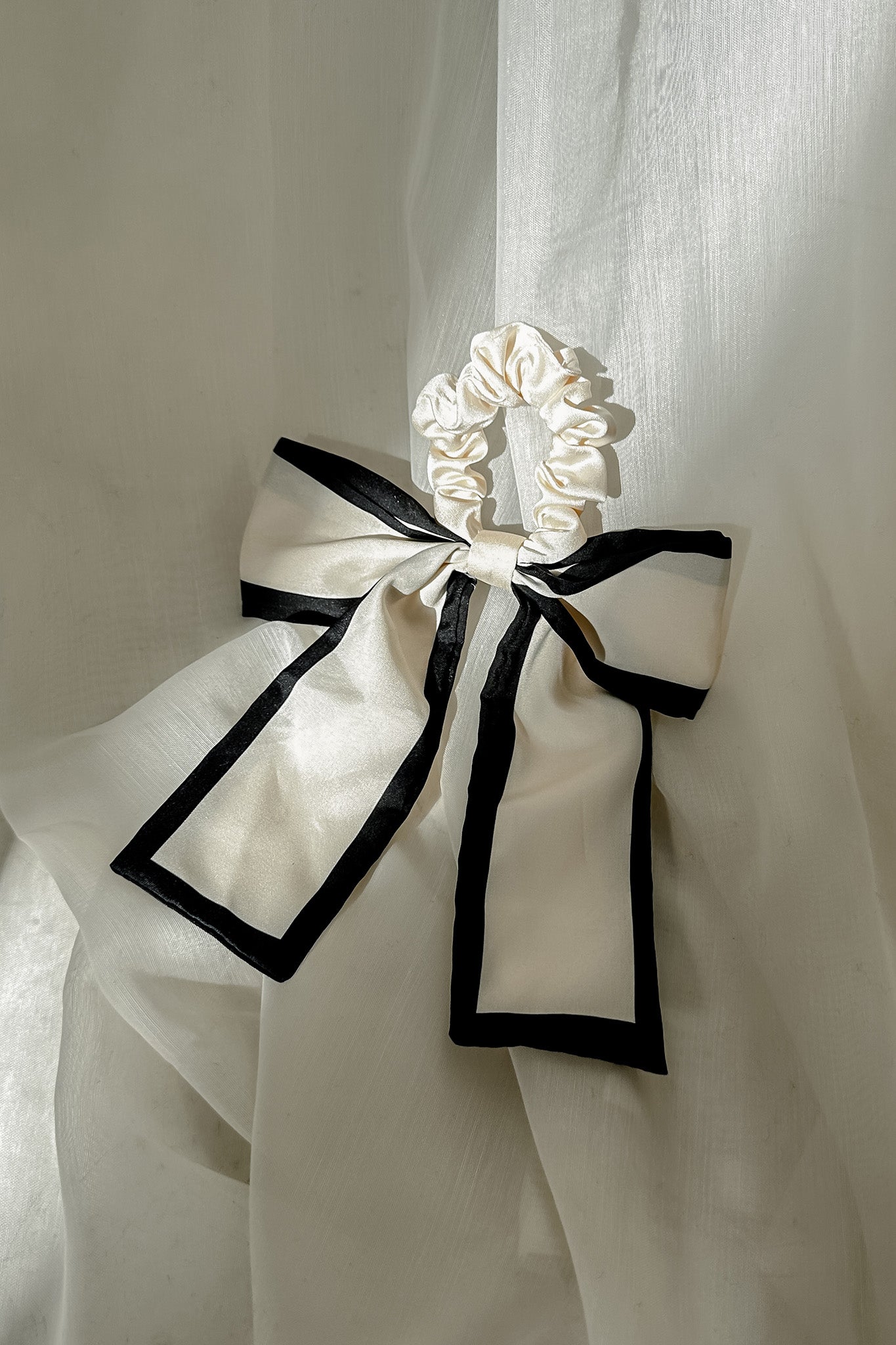 Mimi Contrast Bow Scrunchie White by Selfie Leslie