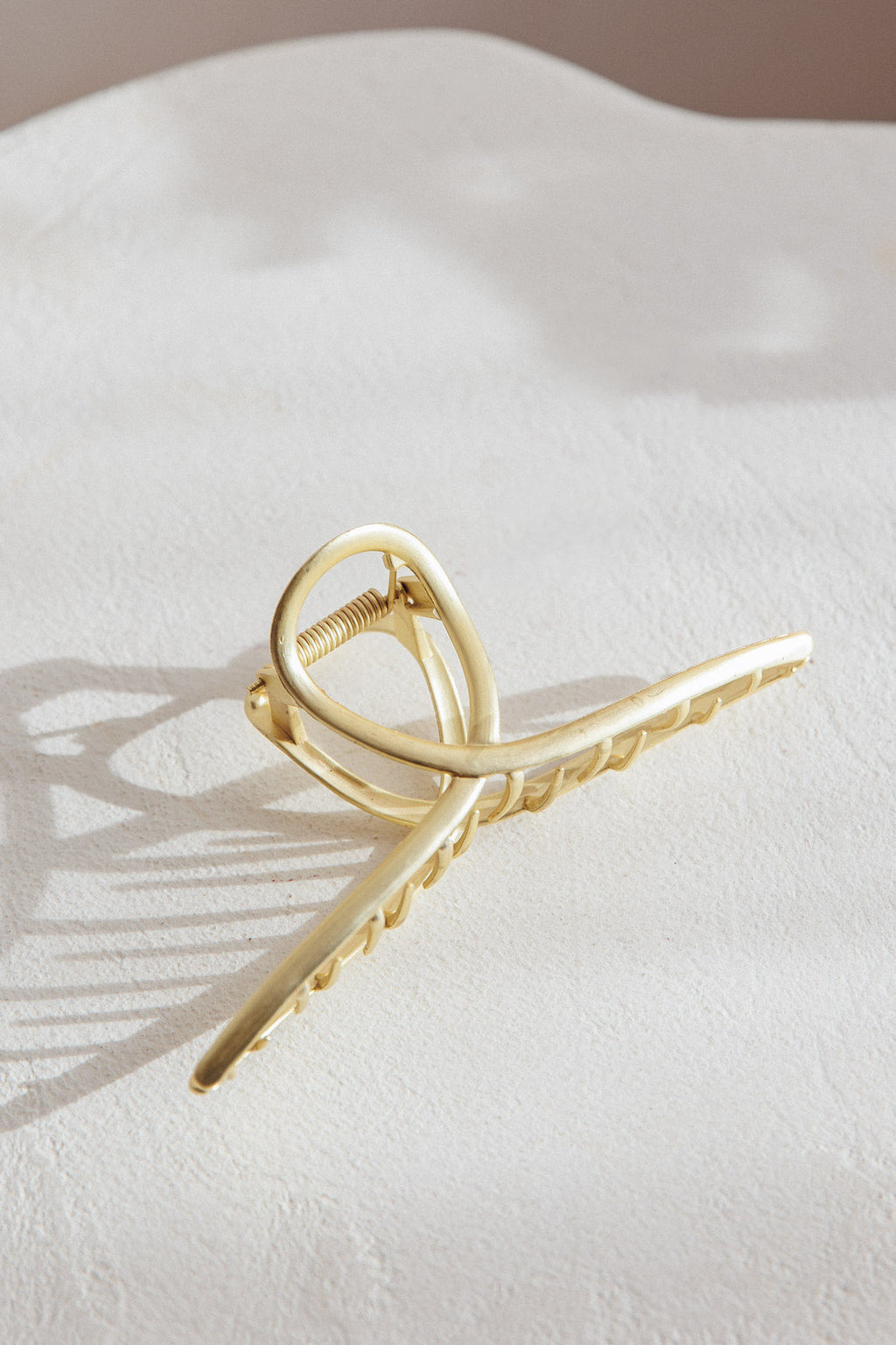 Anouk Claw Clip Gold by Selfie Leslie
