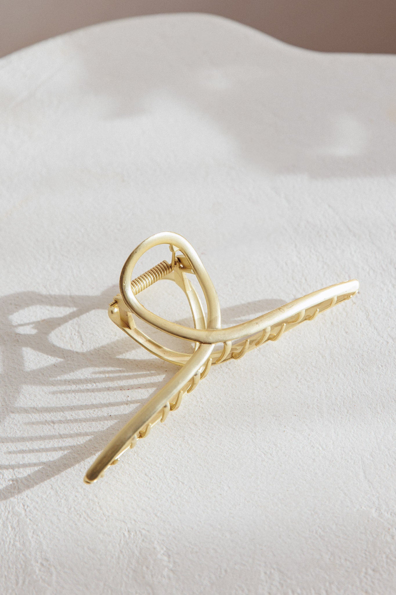 Anouk Claw Clip Gold by Selfie Leslie