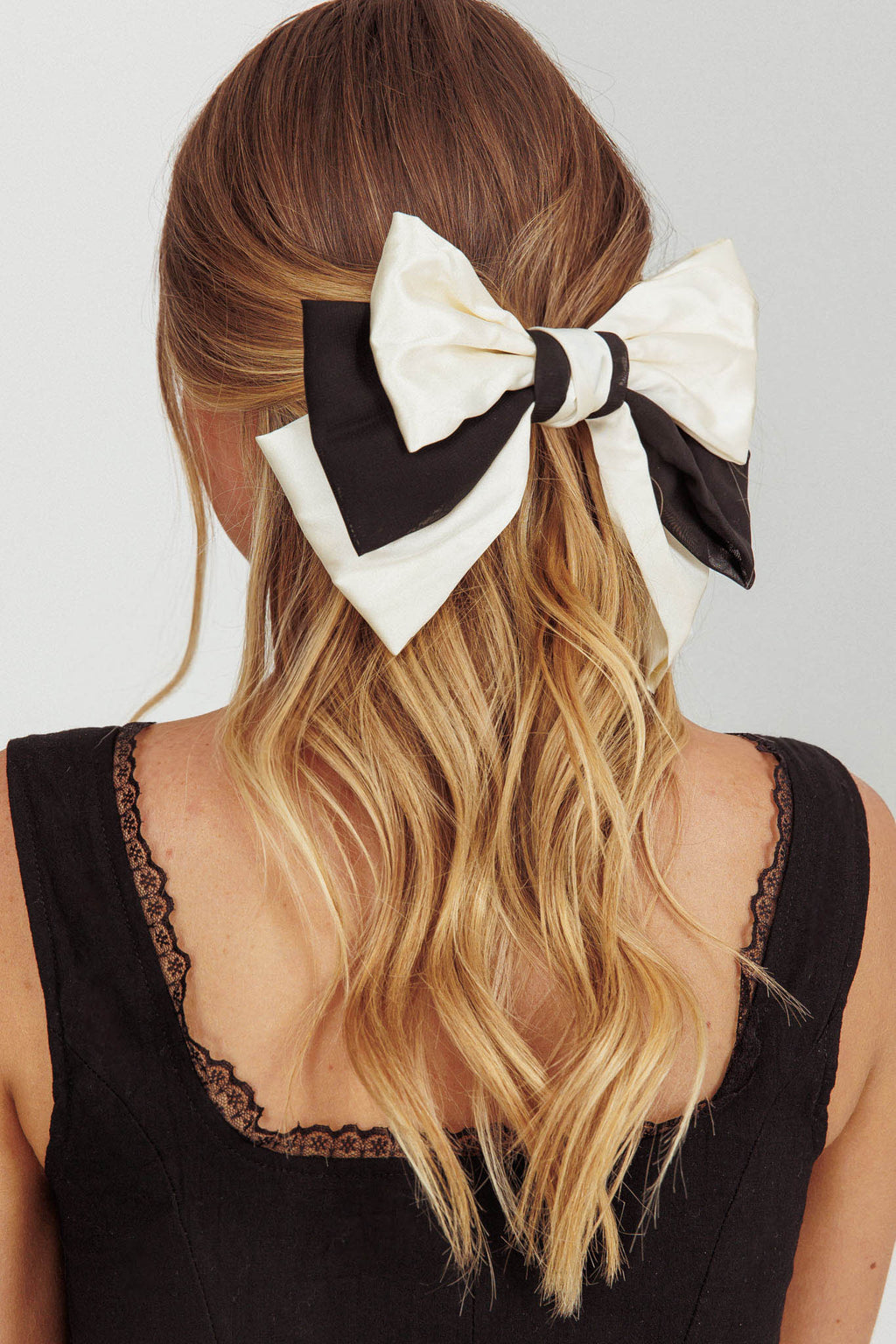 Chi Chi Bow Hairclip Black by Selfie Leslie