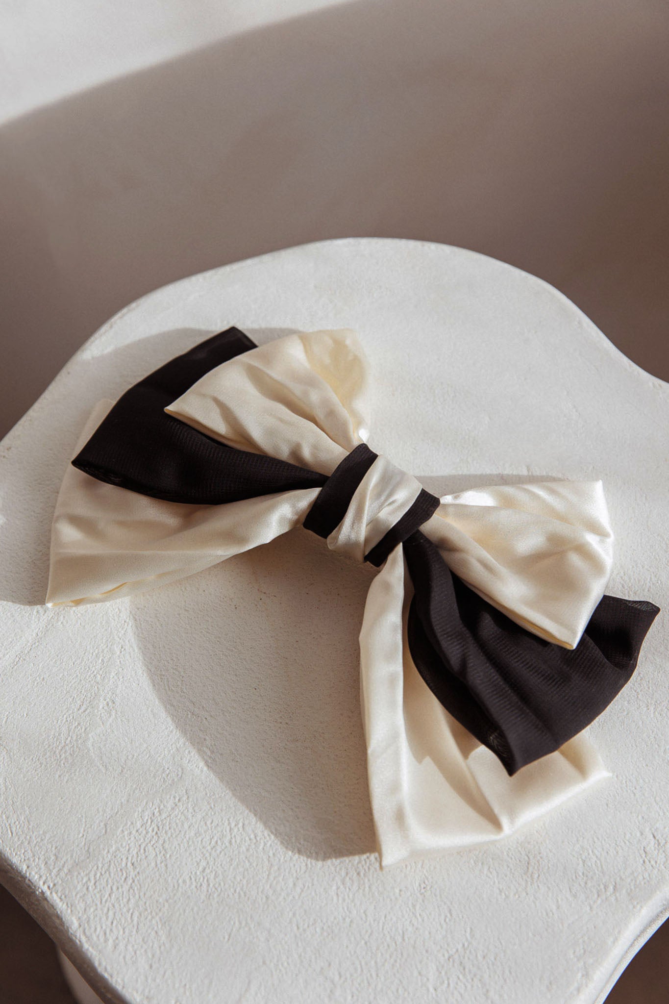 Chi Chi Bow Hairclip Black by Selfie Leslie